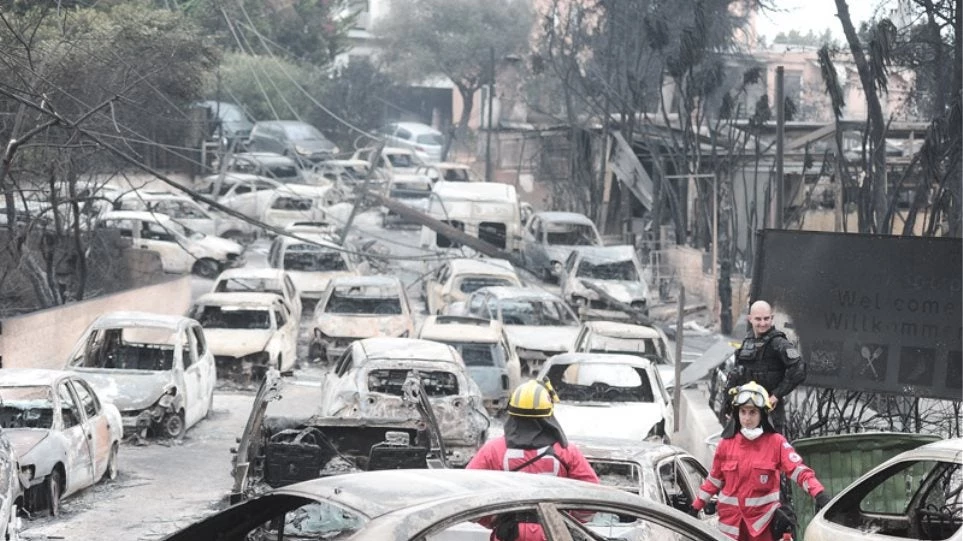 Φρίκη:13χρονο κορίτσι καιγόταν και πήδηξε από γκρεμό στη θάλασσα – Σκοτώθηκε ακαριαία – Θα έχουμε πάνω από 100 νεκρούς…